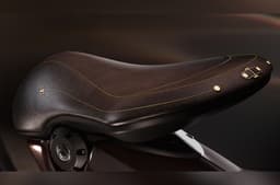 Vespa 946 horse edition scooter seat