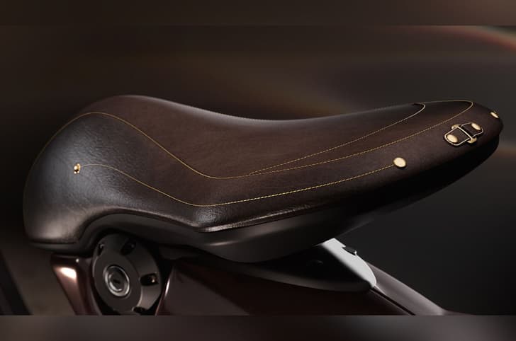 Vespa 946 horse edition scooter seat