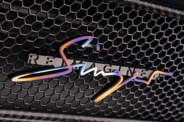 Singer DLS Turbo Sorcerer in studio