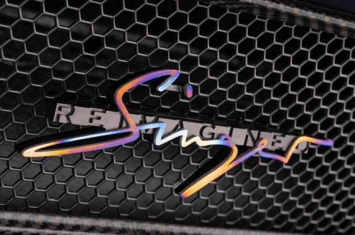 Singer DLS Turbo Sorcerer in studio