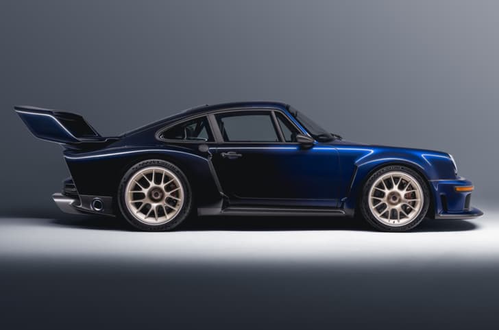 Singer DLS Turbo Sorcerer in studio