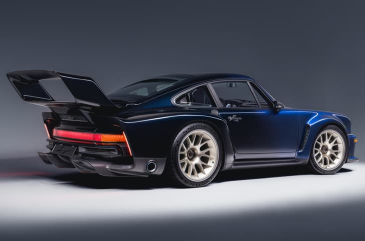 Singer DLS Turbo Sorcerer in studio