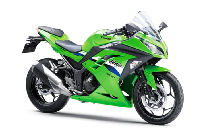 Kawasaki Ninja 300 front three quarter