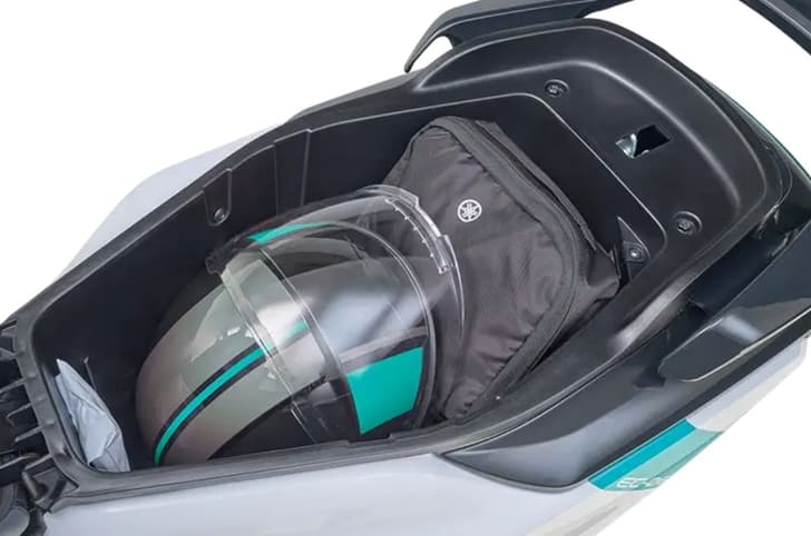 Yamaha EC06 underseat storage area
