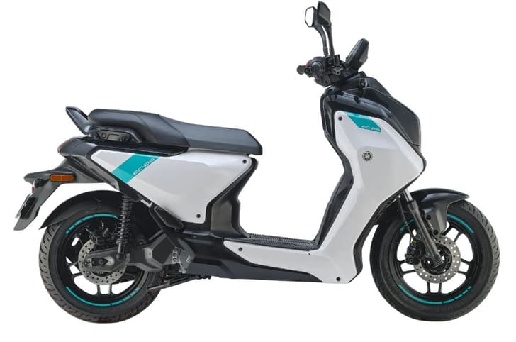 Yamaha EC06 right side profile static in studio