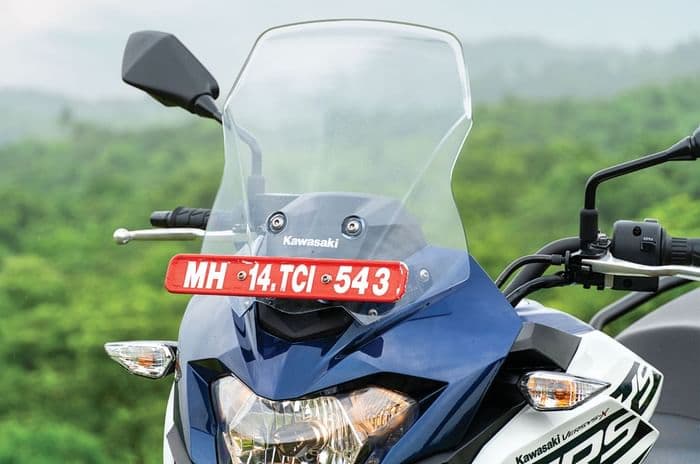 Close up of the windscreen on the Kawasaki Versys-X 300