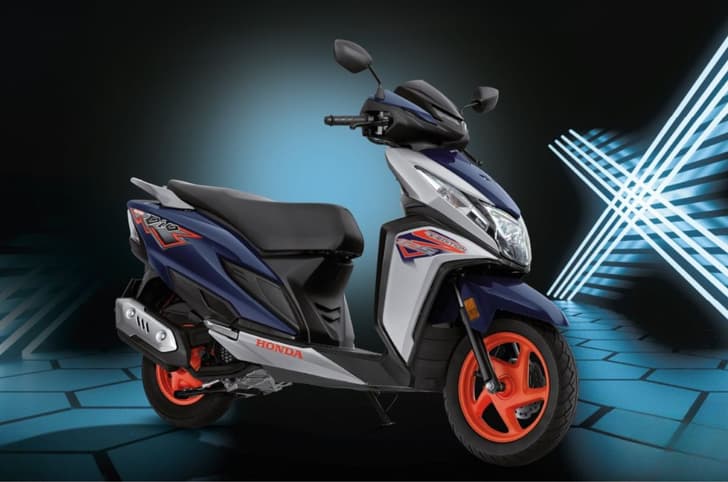 Honda Dio 125 X-edition right side front angle static in studio
