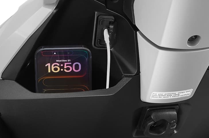 Honda Dio 125 X-edition phone holder and USB charger on front apron