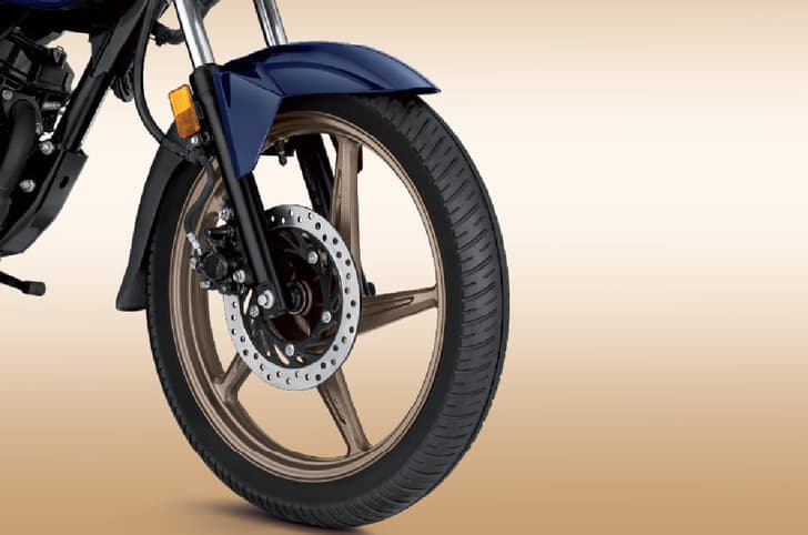 Detail image of the front wheel on the Shine 125 Limited Edition