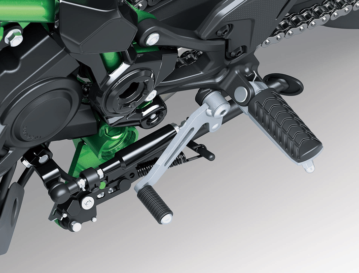 Close up of Kawasaki Z900 gear lever