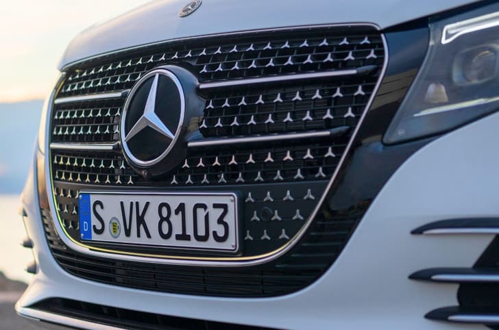 Mercedes-Benz V-Class grille