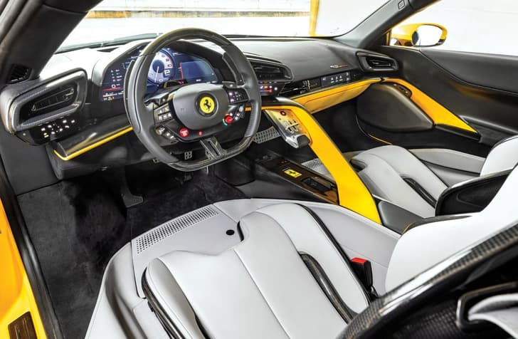 Ferrari 849 testarossa interior