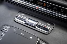 Mercedes-Benz V-Class centre console buttons
