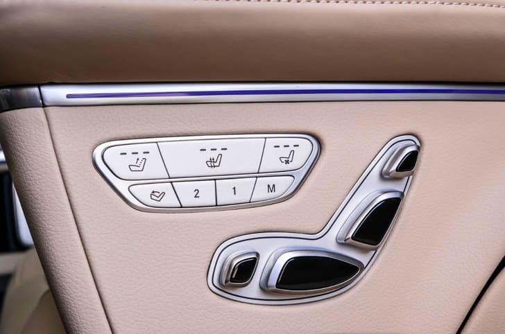 Mercedes-Benz V-Class seat features