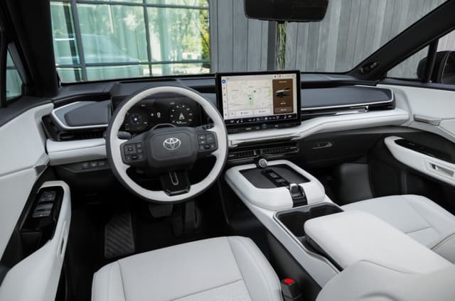 2027 Toyota Highlander interior gallery