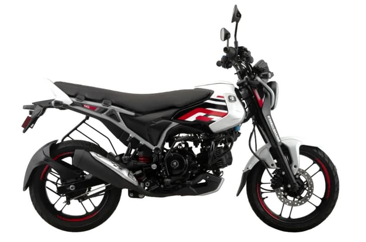Bajaj Freedom white/red right profile static in studio