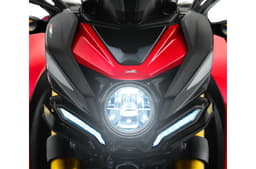 Studio image of TVS Apache RTR 160 4V headlight