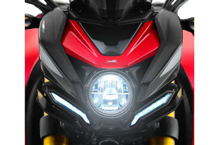 Studio image of TVS Apache RTR 160 4V headlight