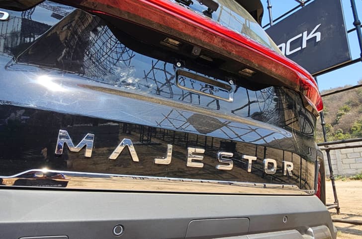 MG Majestor badge