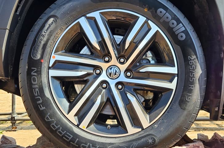 MG Majestor alloy wheels