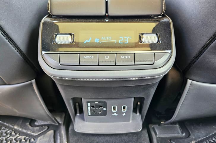 MG Majestor rear AC