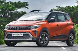 Renault Triber front quarter static