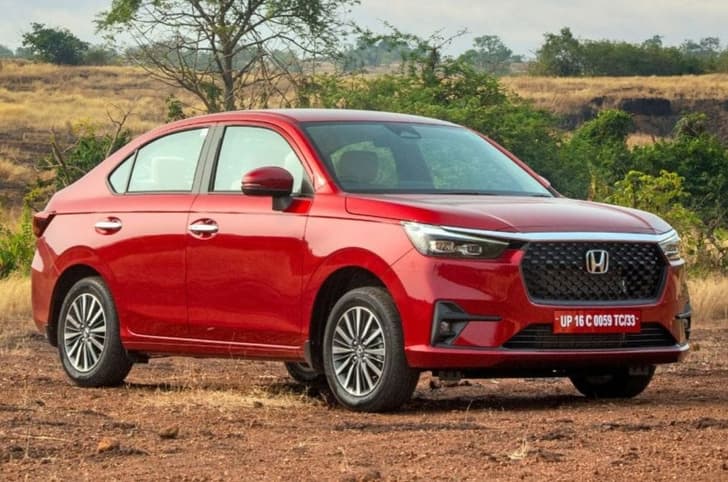 Honda Amaze front quarter static