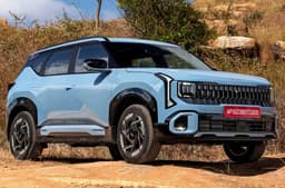 Kia Seltos front quarter static