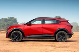 VinFast VF7 side profile