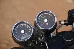 RE GT 650 instrument cluster