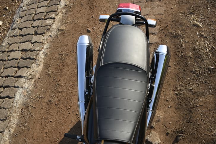 RE GT 650 seat