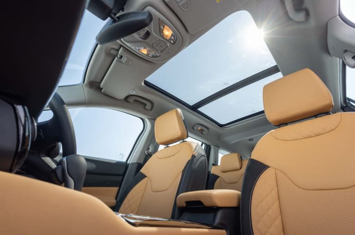 Jeep Meridian Track Edition and seats