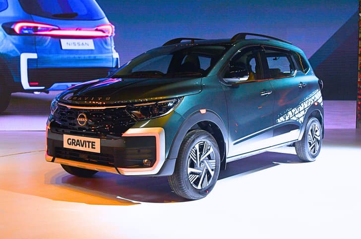 nissan gravite on stage