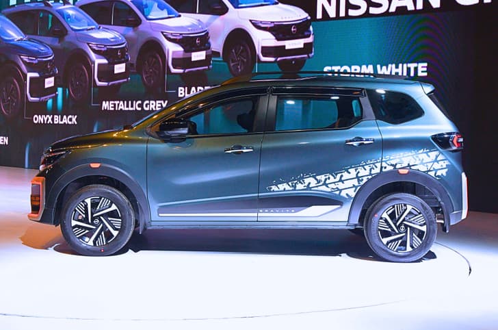 nissan gravite on stage