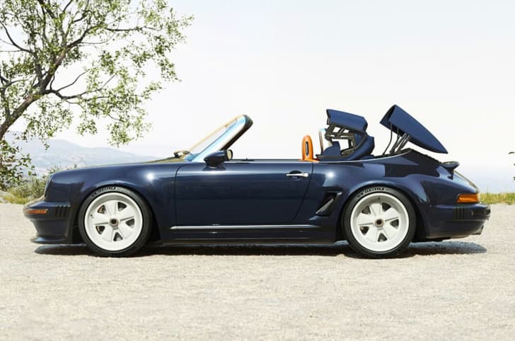 Porsche 911 Carrera Cabriolet by Singer roof mechanism
