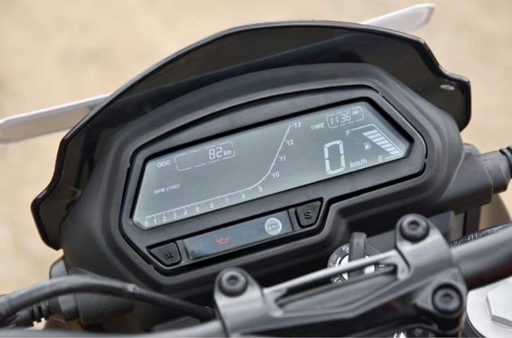 Dominar 250 LCD dash