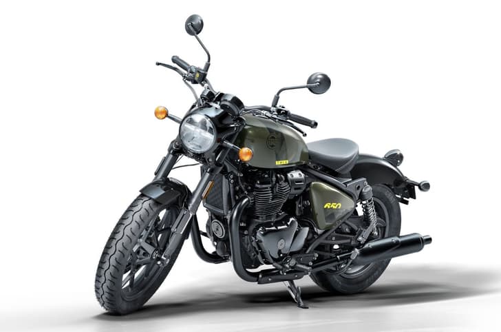 Royal Enfield Shotgun 650 green left front static image in studio