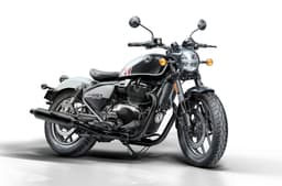 Royal Enfield Shotgun 650 white right front static image in studio