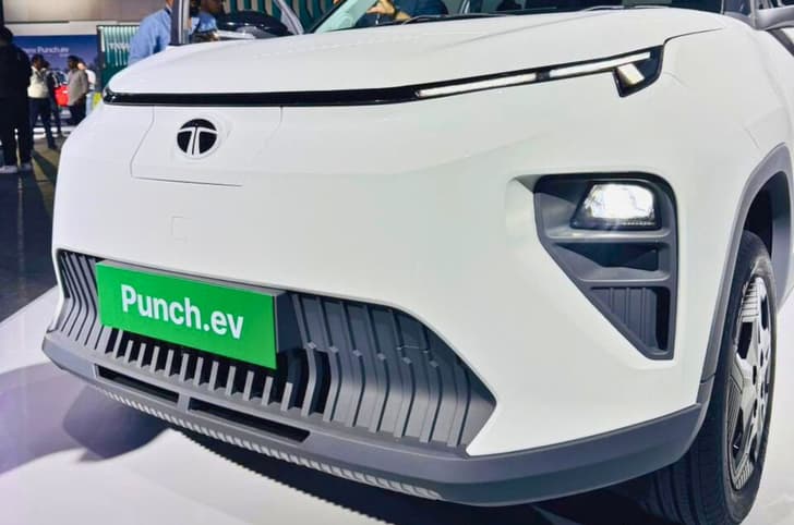 Tata Punch EV facelift Adventure 40 headlights