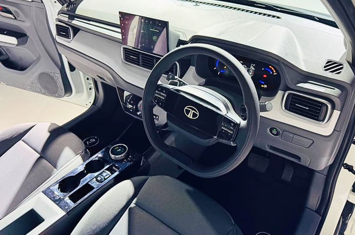 Tata Punch EV facelift Adventure 40 steering wheel
