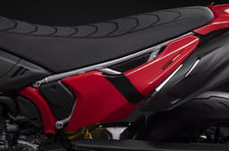 Bench seat on the Ducati Hypermotard 698 Mono