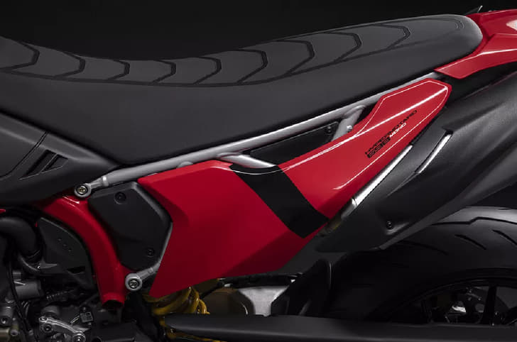 Bench seat on the Ducati Hypermotard 698 Mono