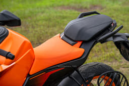 KTM 390 Duke features image gallery