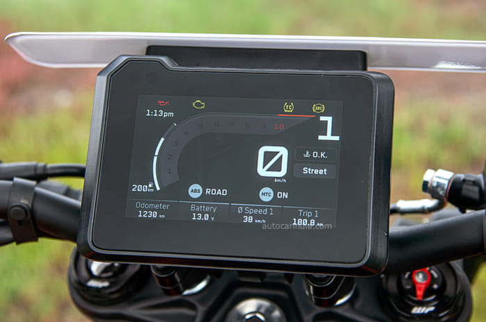 KTM 390 Duke features image gallery