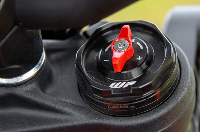 KTM 390 Duke features image gallery