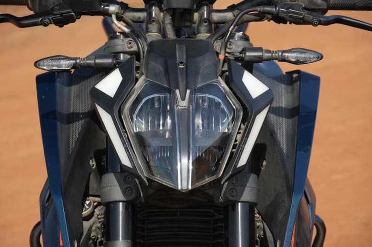 KTM 390 Duke features image gallery