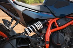 KTM 390 Duke features image gallery