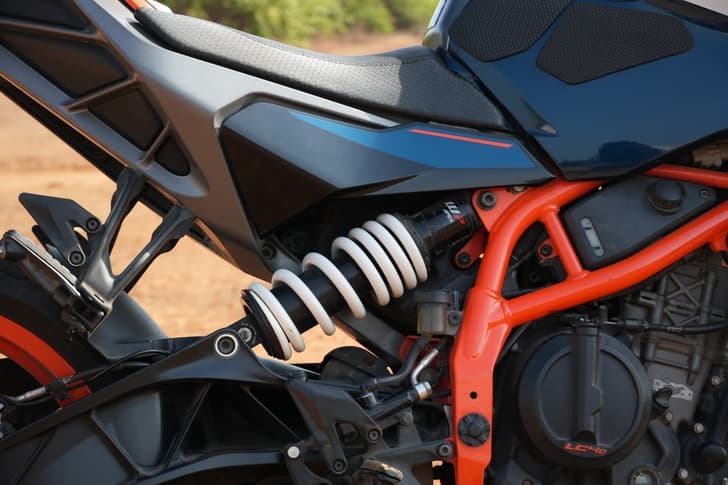 KTM 390 Duke features image gallery