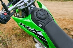 Kawasaki KLX230 features