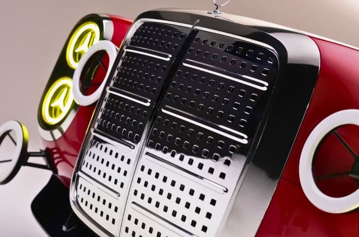 Mercedes AMG SEL 3.6 'Red Pig' concept grille